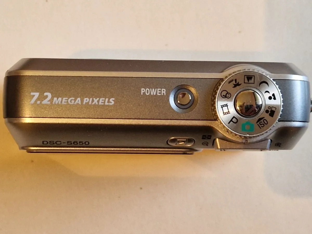 Sony DSC-S650 7.2 Megapixels Digital Camera AS NEW - Image 4