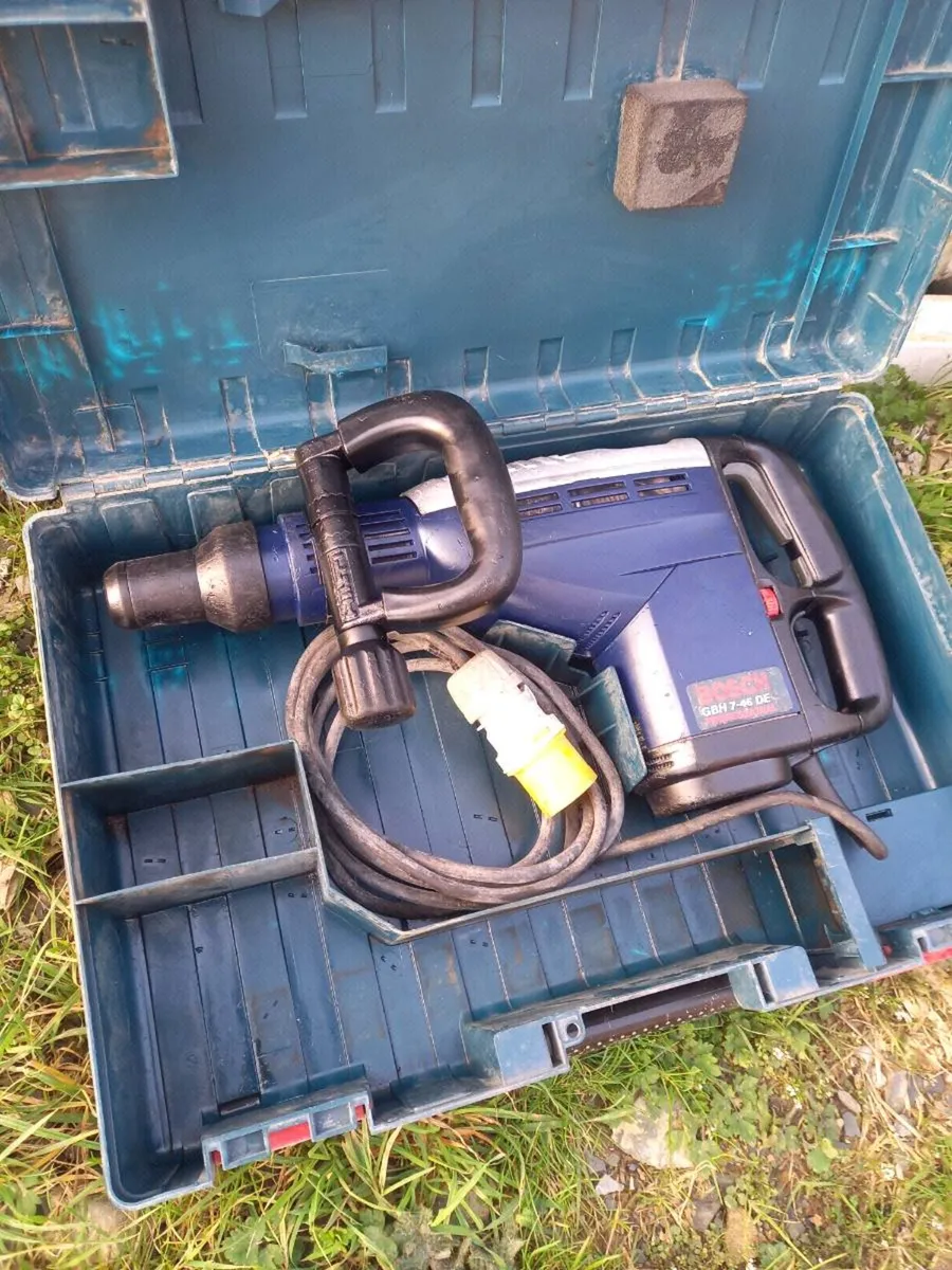 Bosch SDS Max Hammer Drill - Image 2