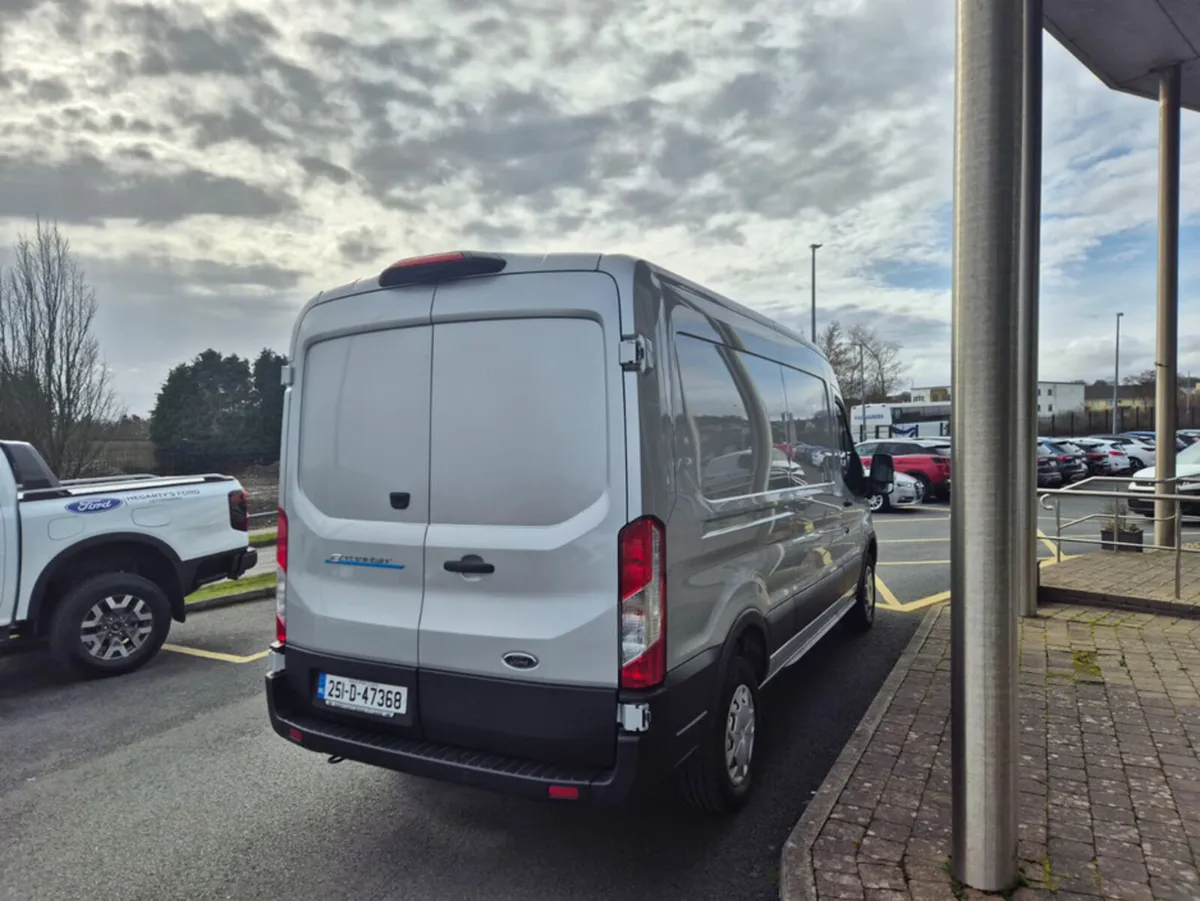 Ford Transit 350L 67KWH 135ZE AUTO - Image 3