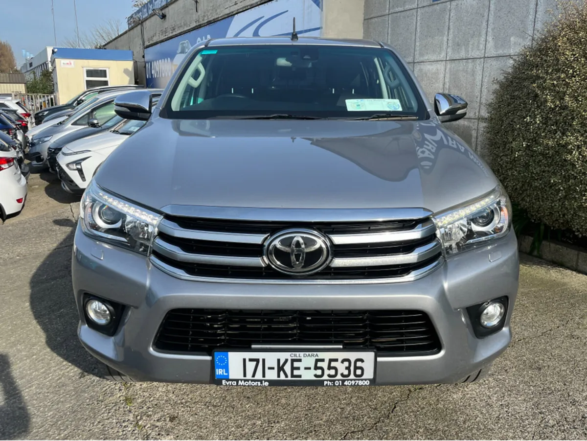 Toyota Hilux 2.4 D-4D INVINCIBLE AWD NO VAT //REVE - Image 2
