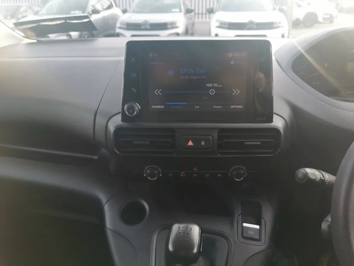 Peugeot Partner PRO PLUS 1.5 HDI 100 65 - Image 2