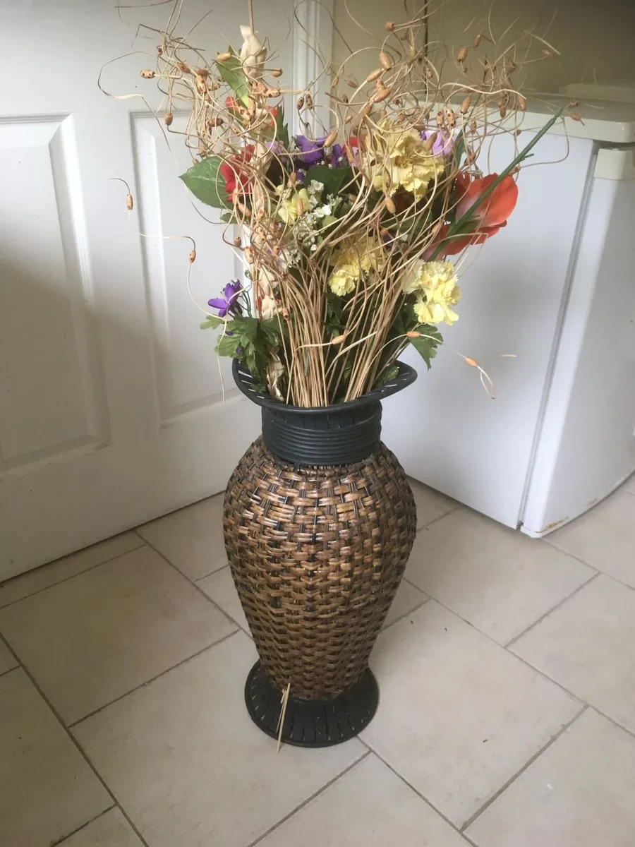 Beautiful Large Vase full with variety of flowers - Image 4