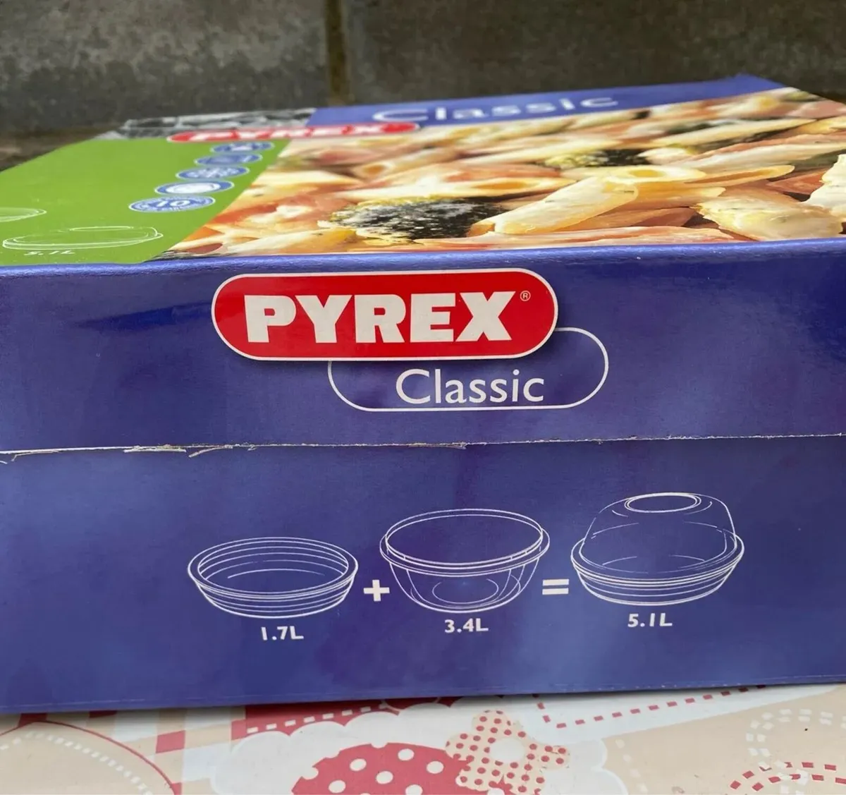 BRAND NEW and SEALED Pyrex Classic Set - Image 2