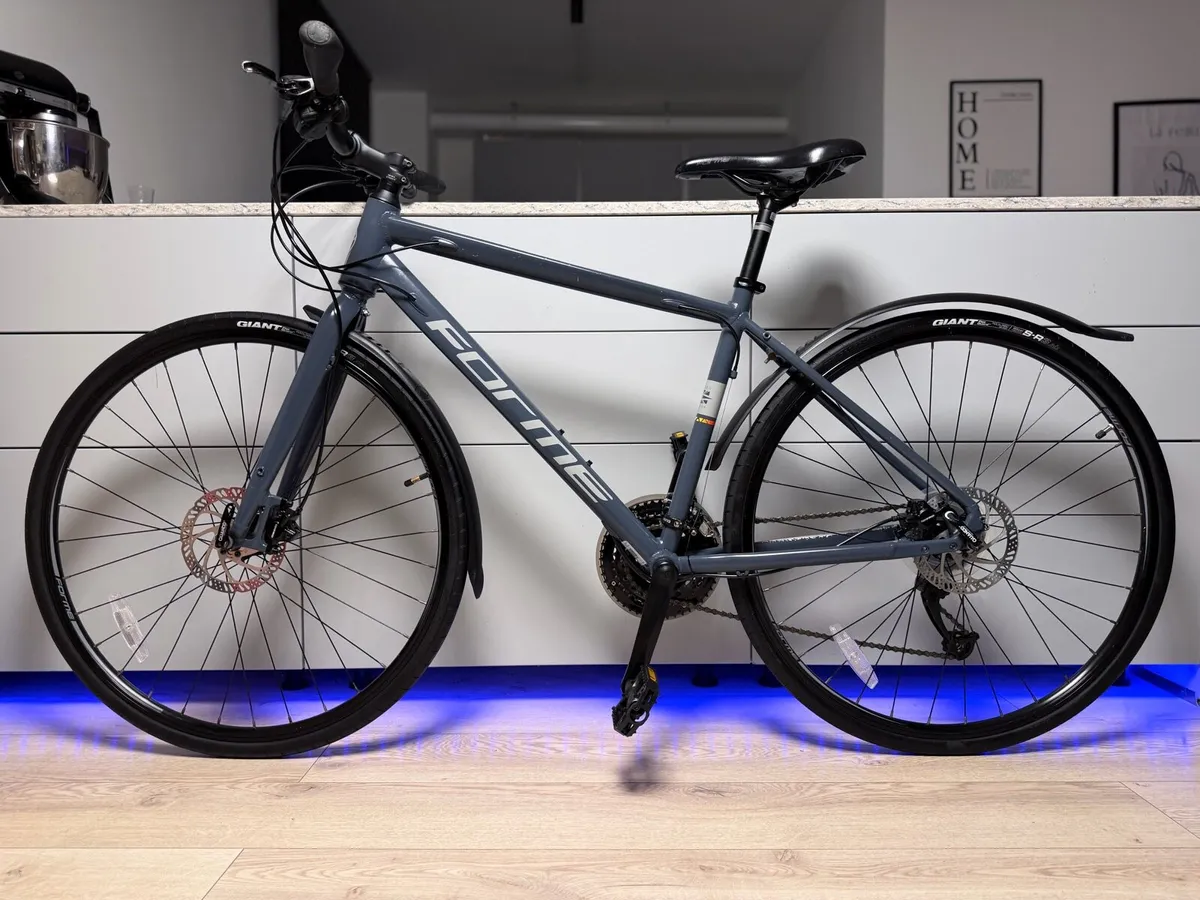 Forme Winster 1 Hybrid Bike - Image 2