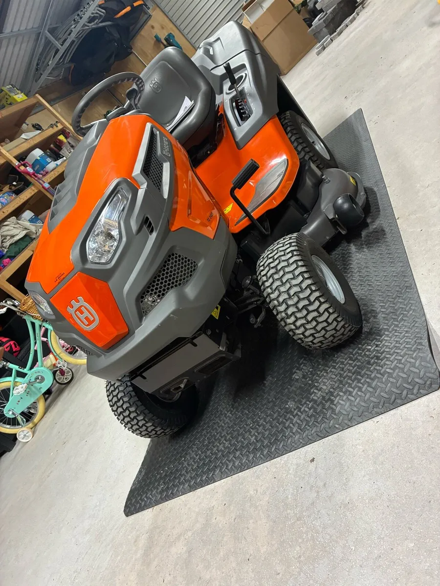 Husqvarna TC 242T ride on mower - Image 1