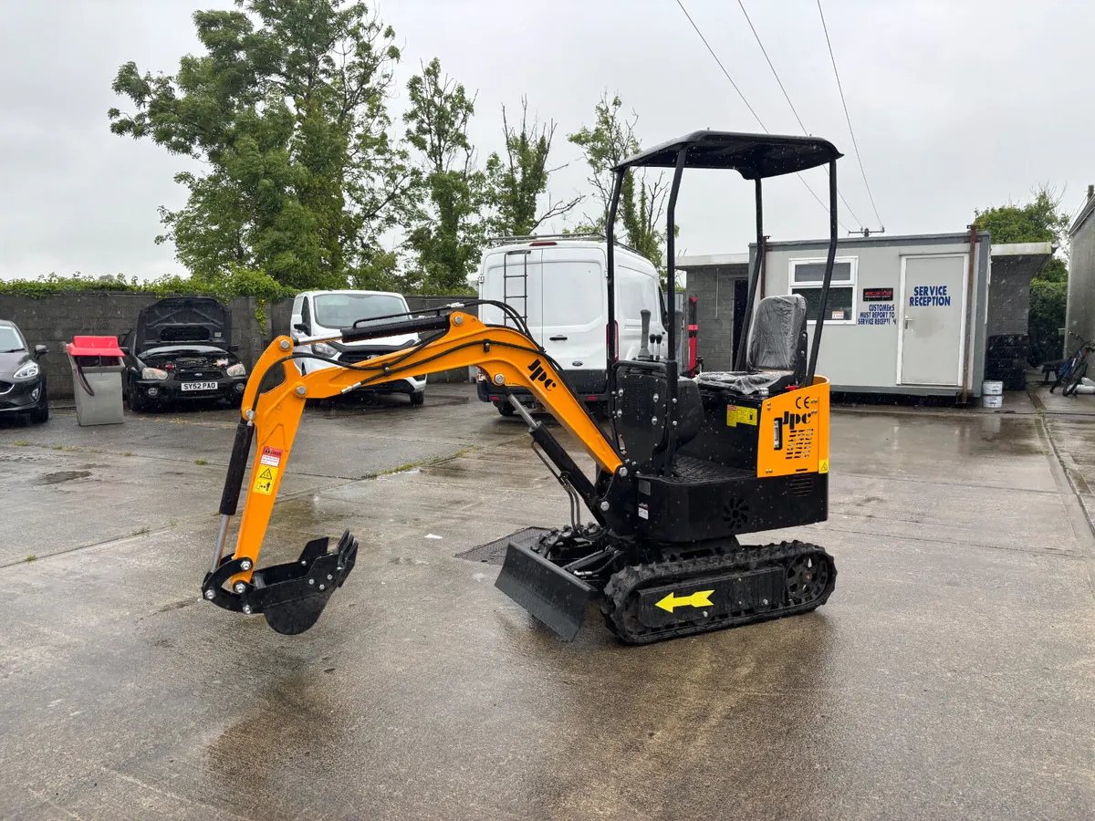 JPC... HT 12 MINI DIGGER... - Image 1