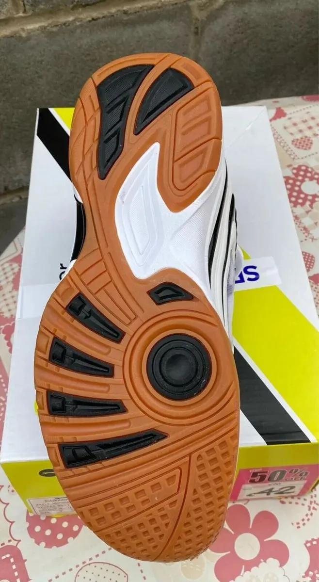 NEW IN BOX Slazenger Rubber Sole Court Runners, 42 - Image 1