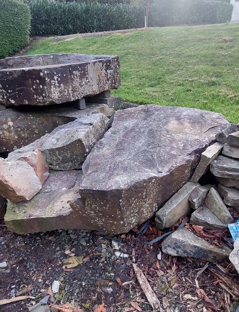 Stone boulders X 3 - Image 2