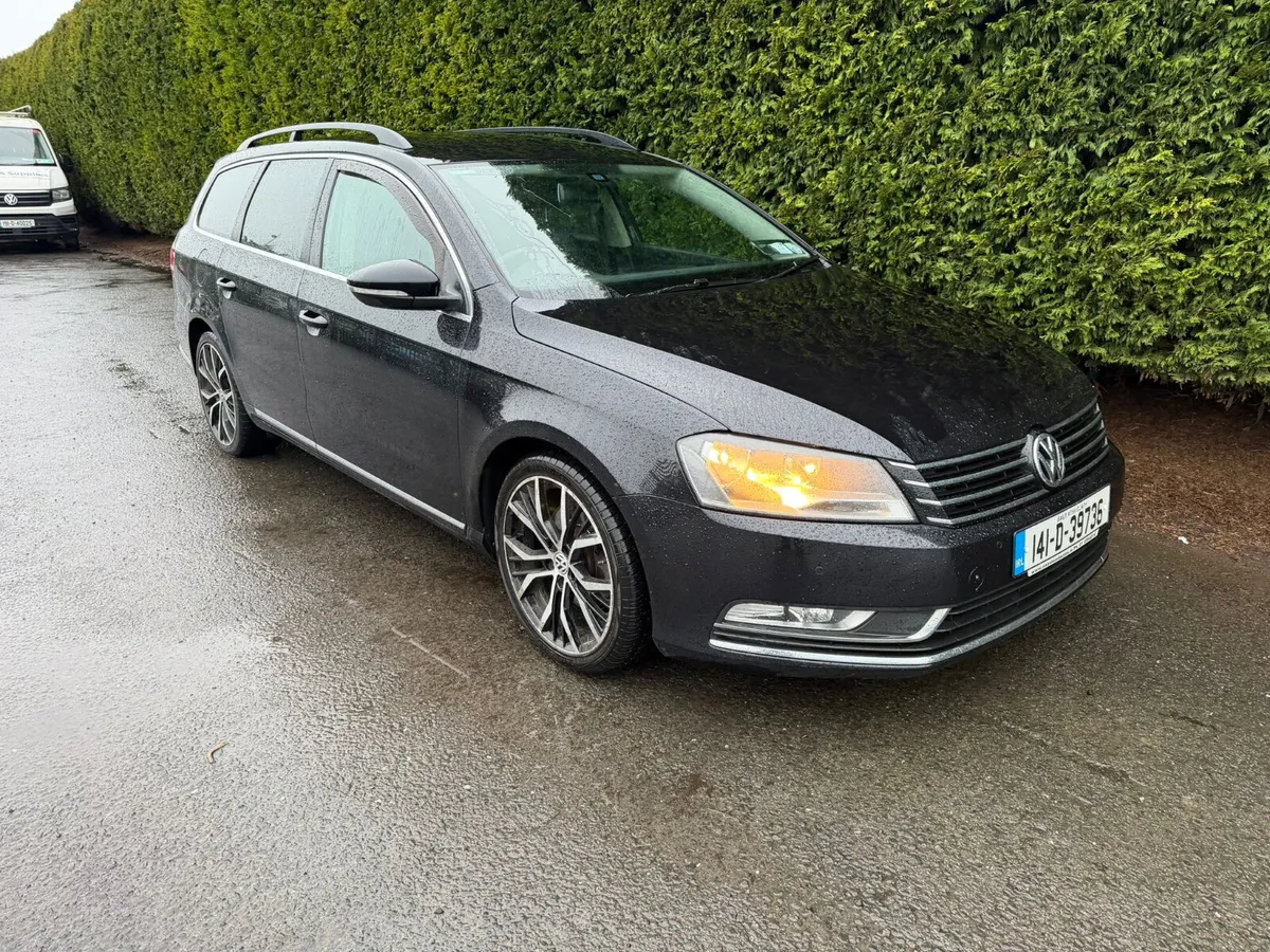 Vw Passat Estate tdi *** DAMAGED REPAIRABLE *** - Image 1