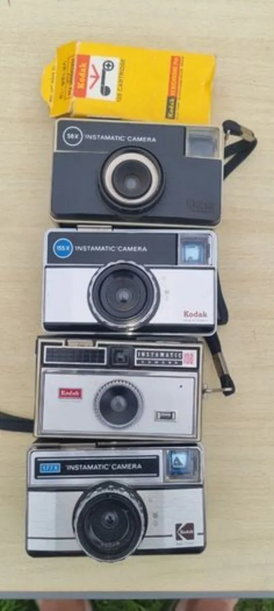 Four Kodak instamatic cameras - Image 4