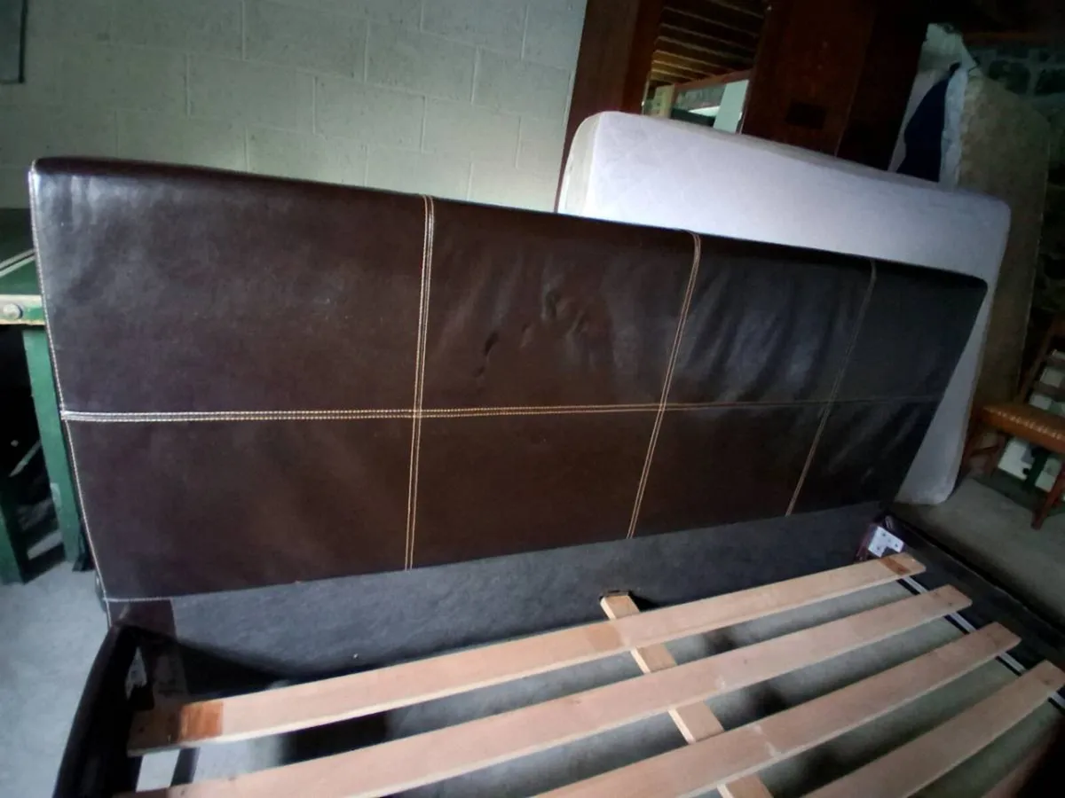 6 foot leather bed - Image 2
