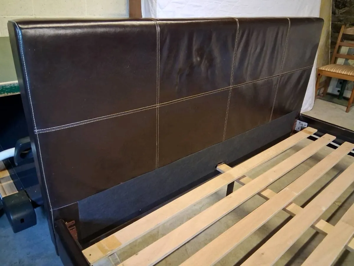 6 foot leather bed - Image 3