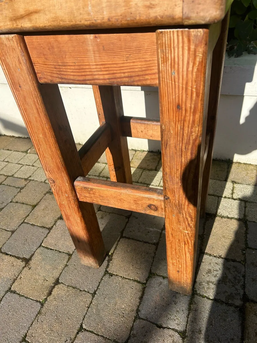 Antique butchers block and wooden stand - Image 4