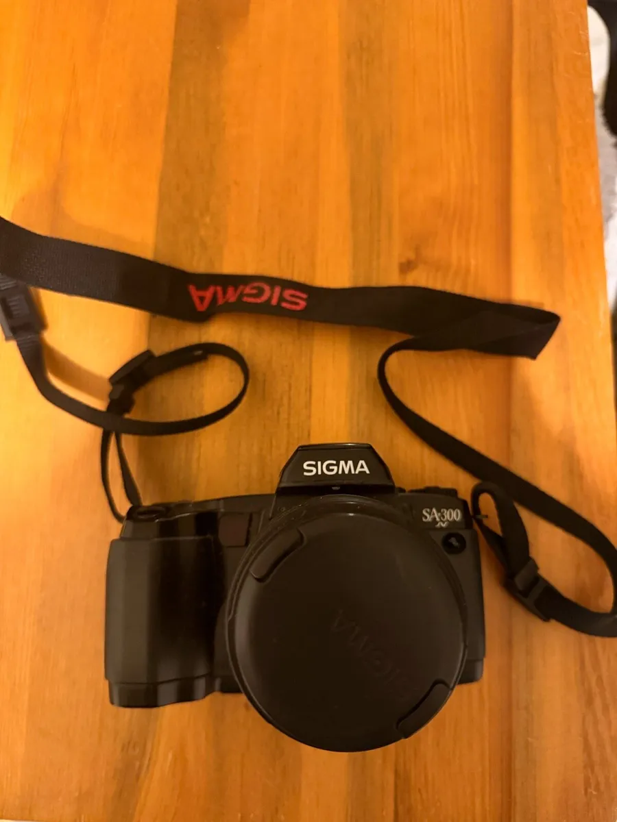 Sigma SA-300 SLR film camera with zoom lens - Image 2
