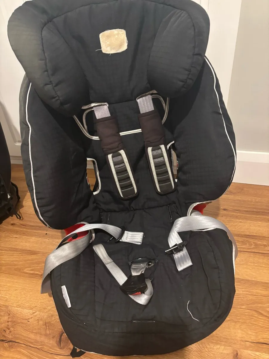 Car seat - Image 1