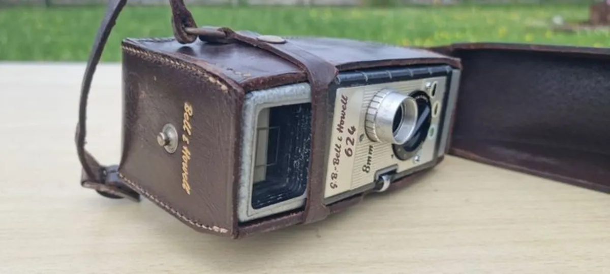 Bell & Howell 624 8mm cine camera - Image 2