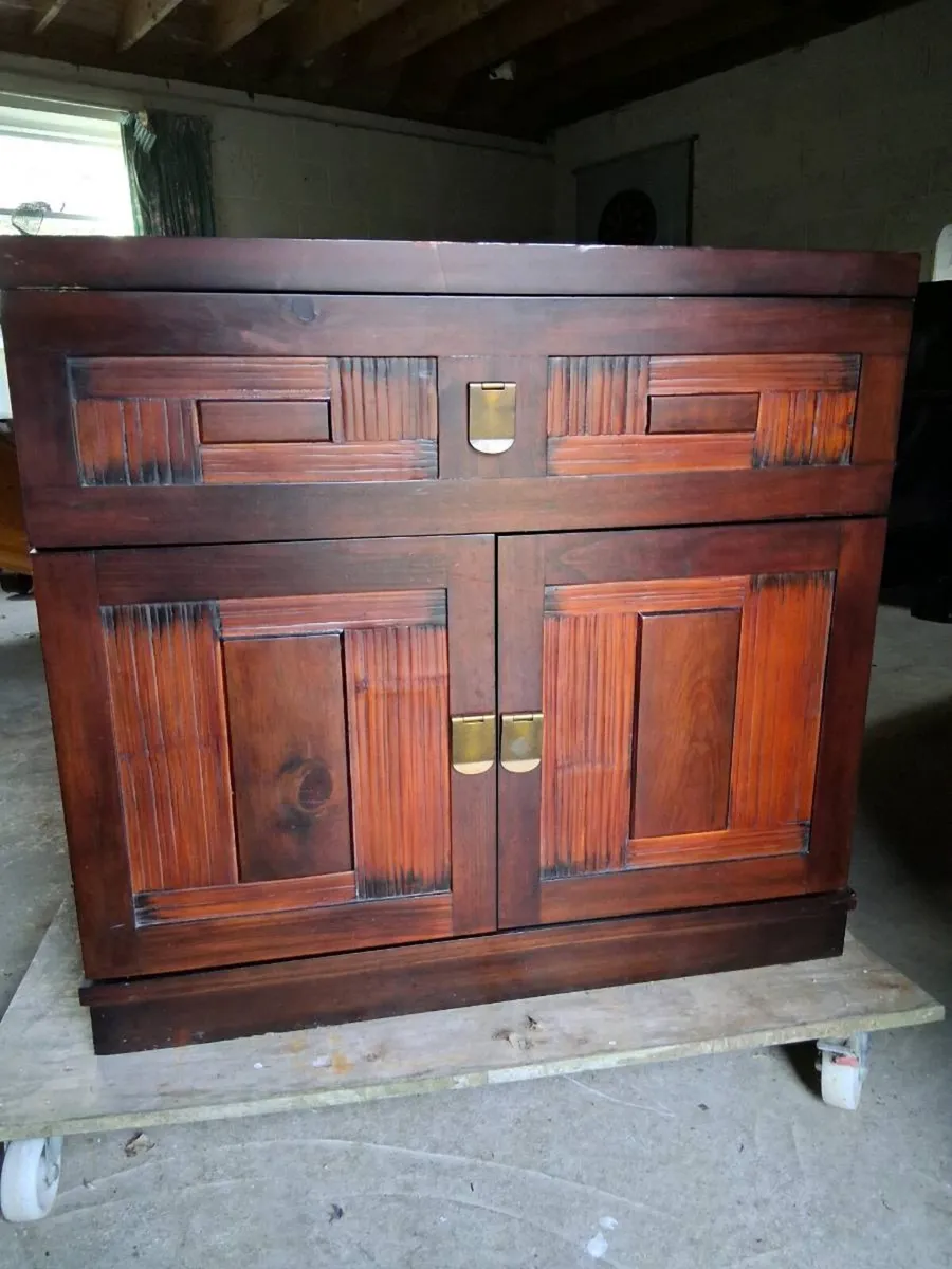 Tv press/ storage cupboard - Image 1