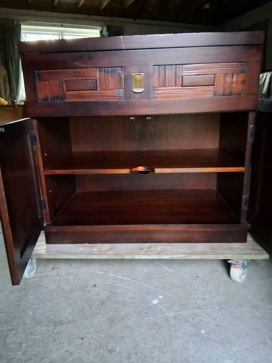 Tv press/ storage cupboard - Image 3