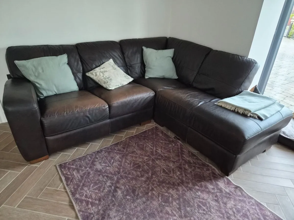 Corner sofa - Image 1