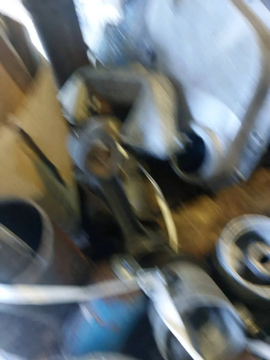 Vintage tractor parts - Image 4