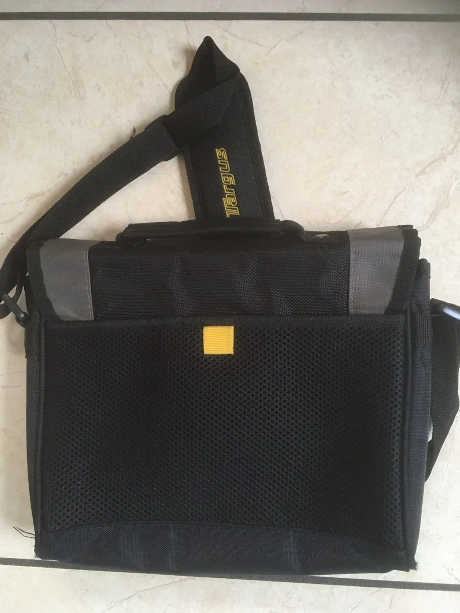 Targus Carry Bag for iPad, Tablet or Small Laptop - Image 4