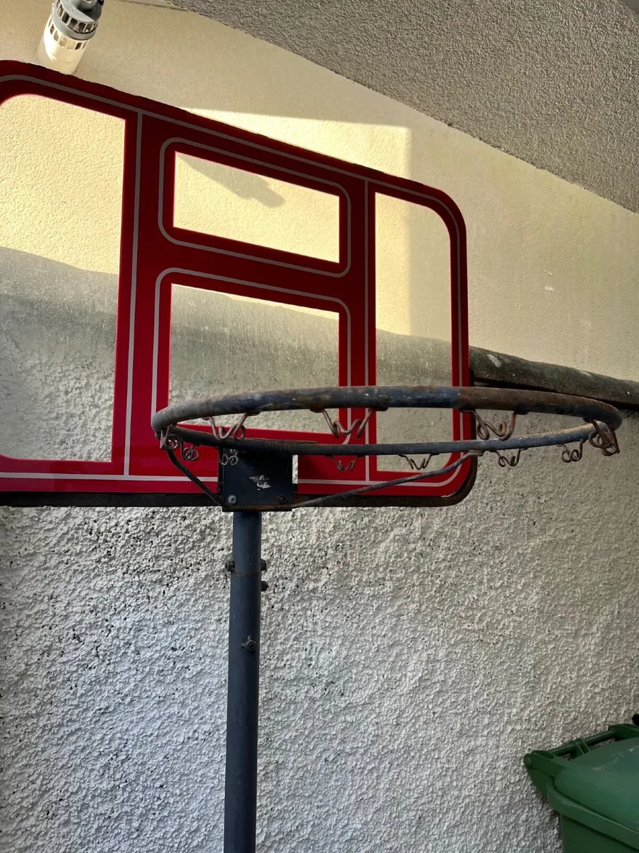basketball hoop - Image 1