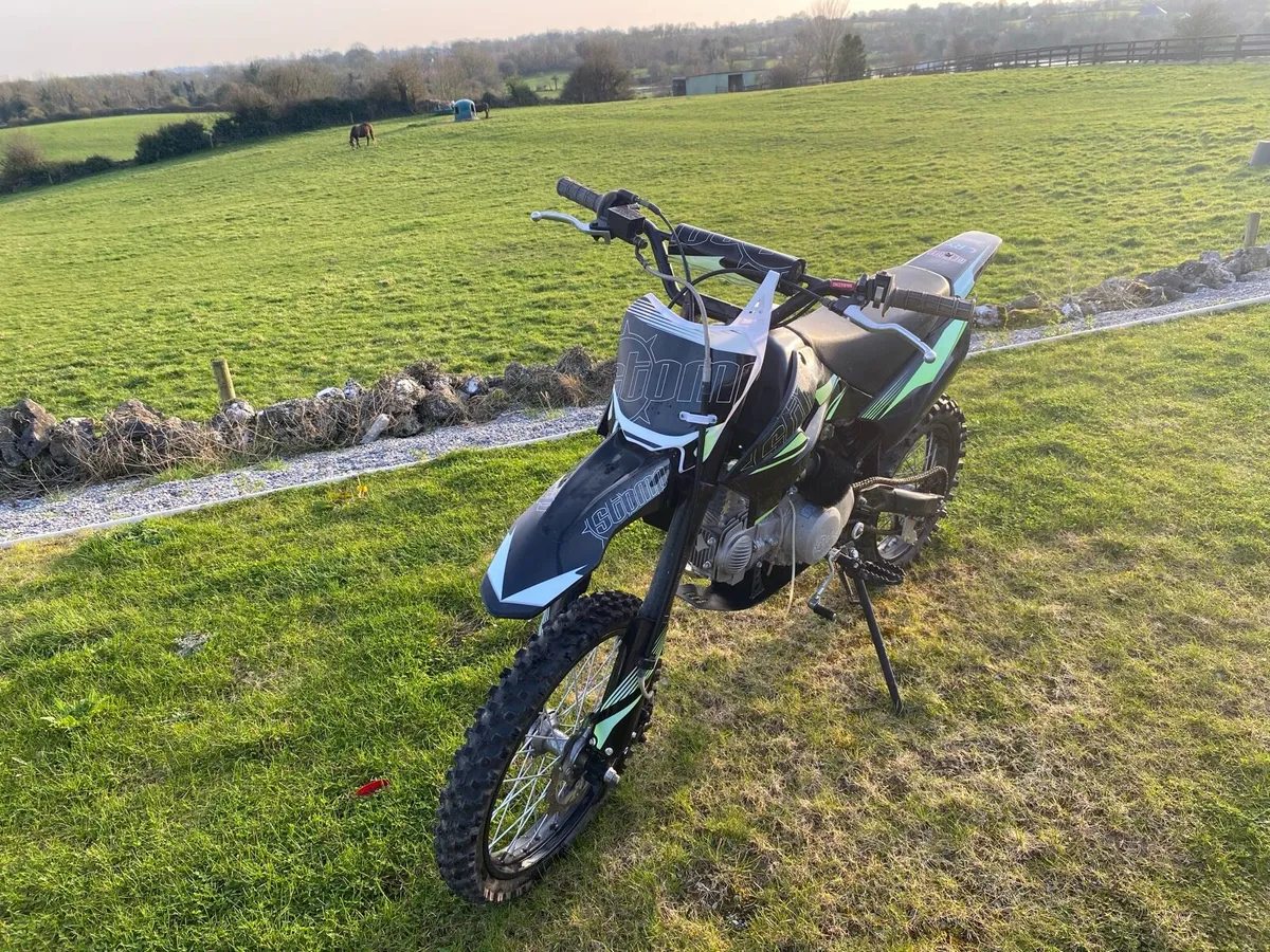 STOMP 140cc Dirt bike and helmet - Image 3