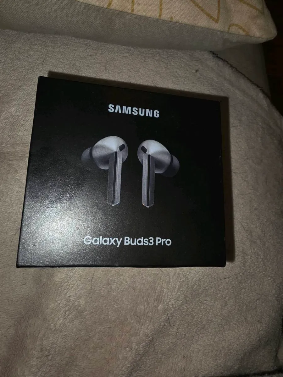 Samsung soundbar QS750F Galaxy ear buds 3 pro - Image 3