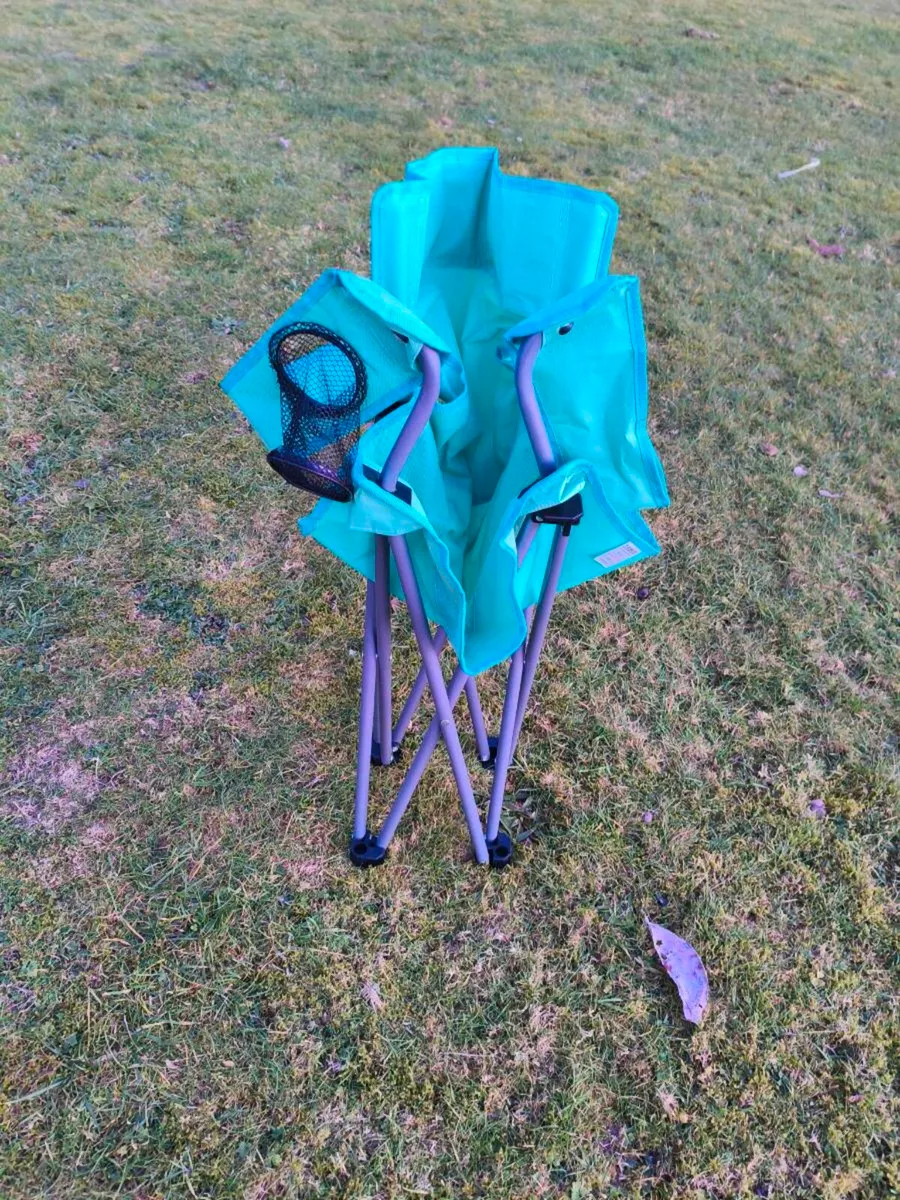New camping chair 10 euro not used tags on - Image 2
