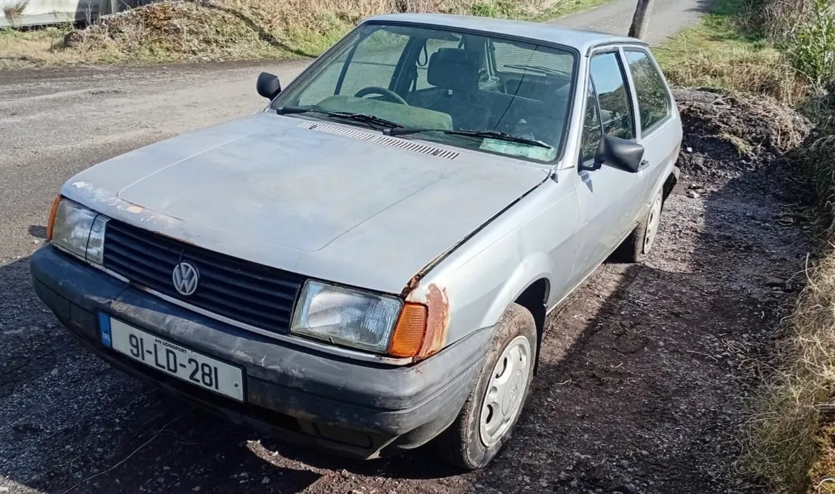 Volkswagen Polo Coupe 1991 - Image 2