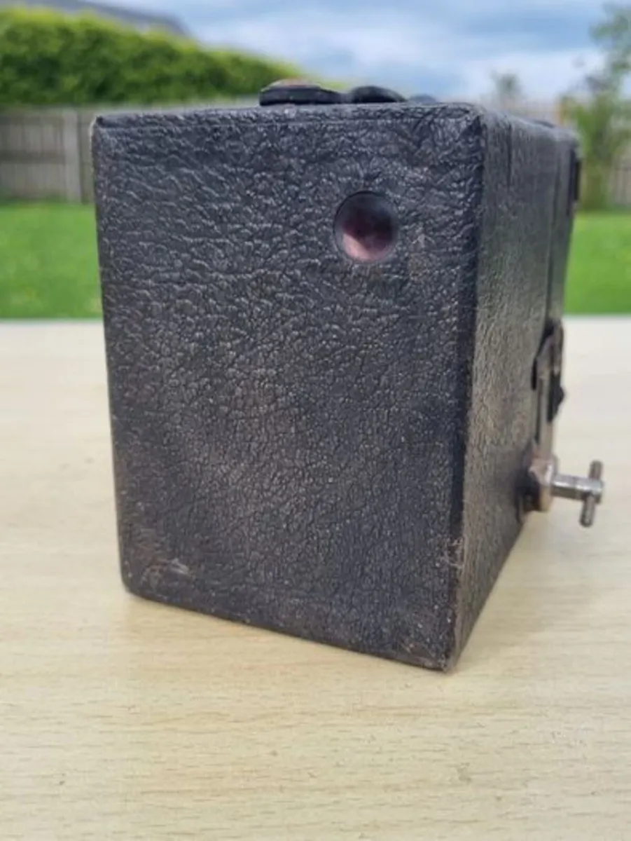 Warwick No.2 Antique Box Camera - Image 3