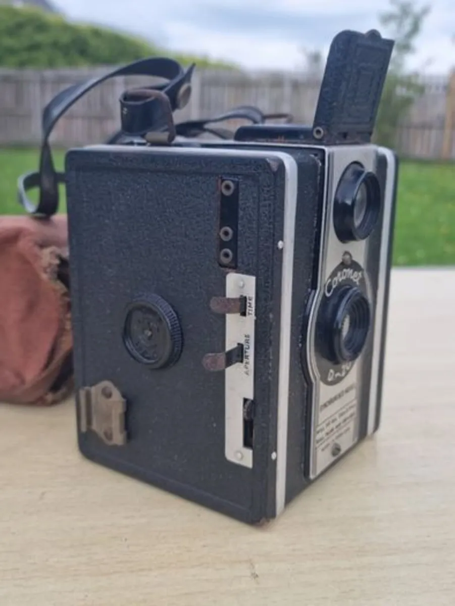 Vintage box camera - Cornet D-20 - Image 4