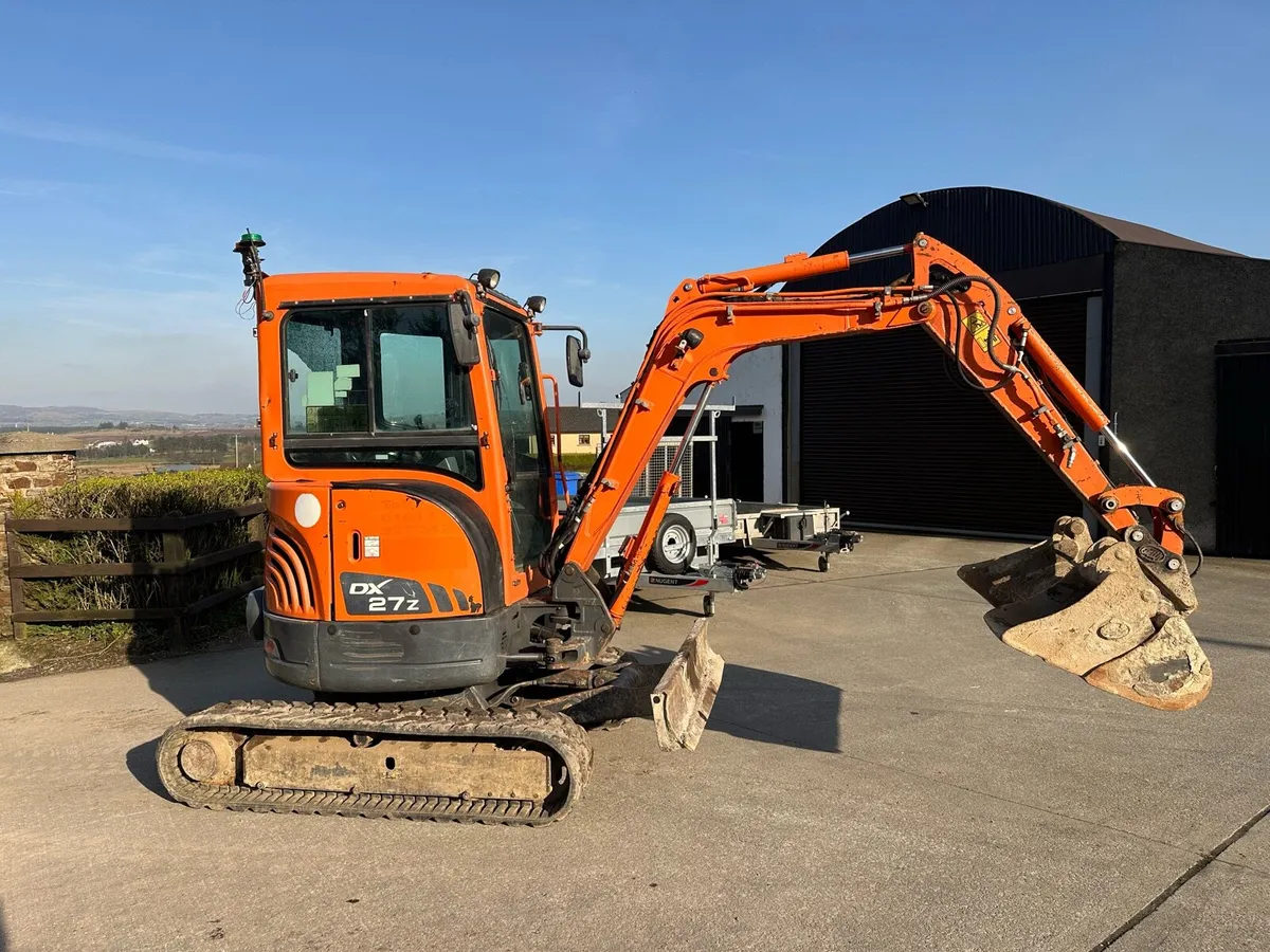Doosan Dx27z digger - Image 2