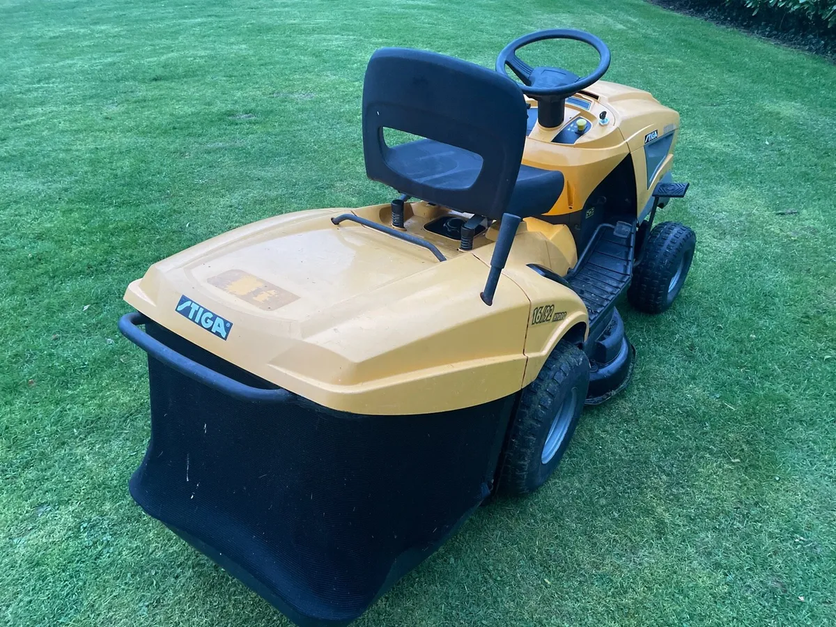 Stiga ride on mower - Image 3