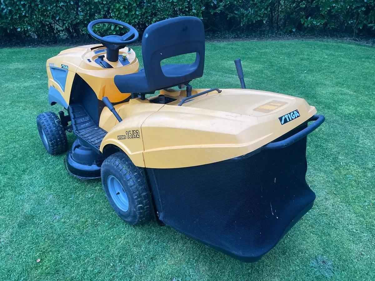 Stiga ride on mower - Image 4