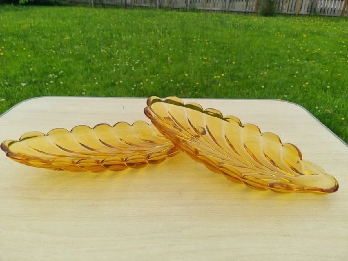 Art deco style two amber serving trays - Image 1