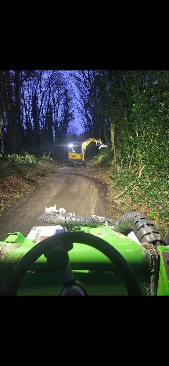 Sweeper for avant loader - Image 2