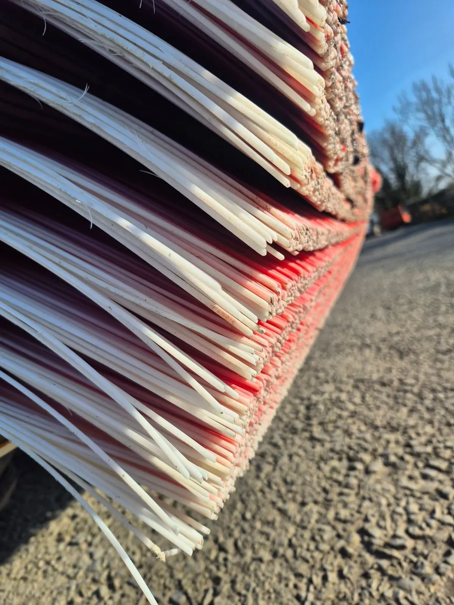 Sweeper for avant loader - Image 3