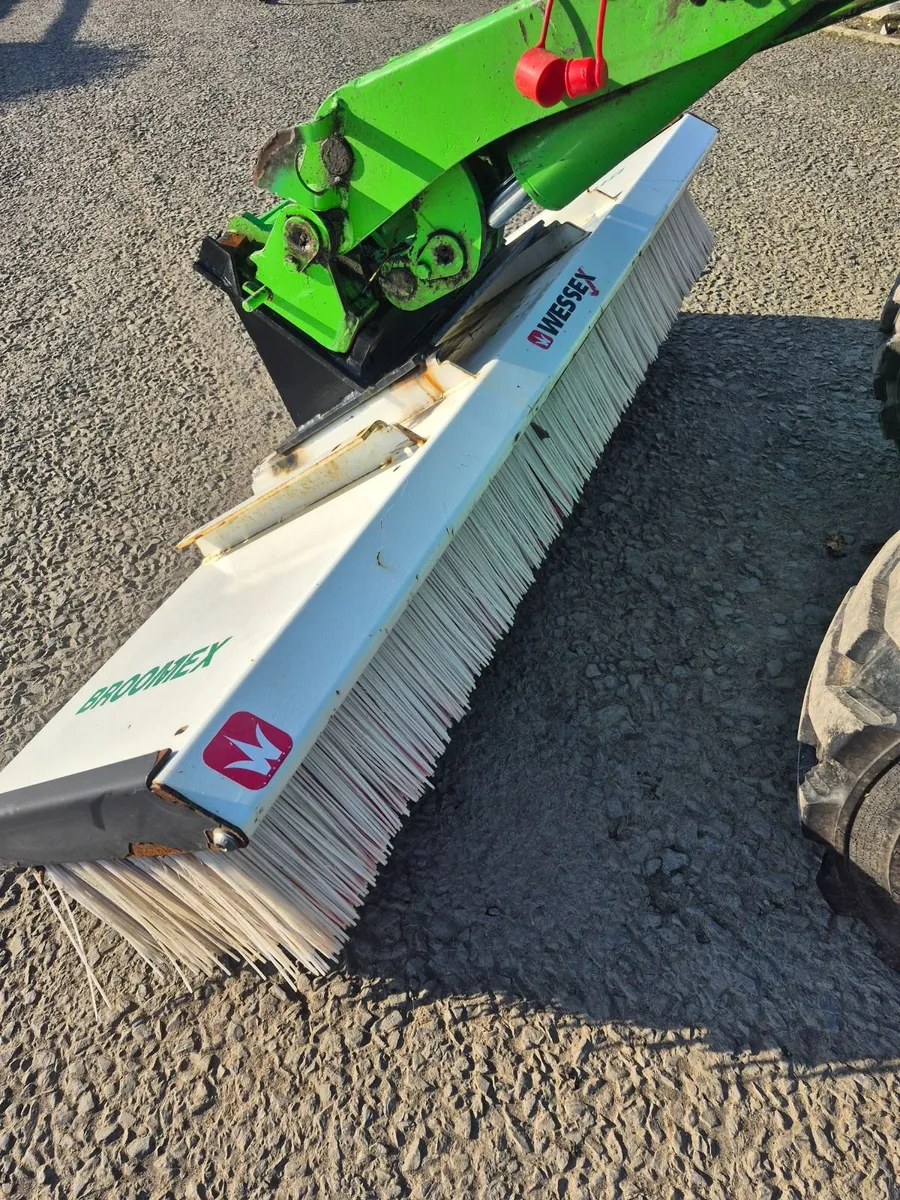 Sweeper for avant loader - Image 1