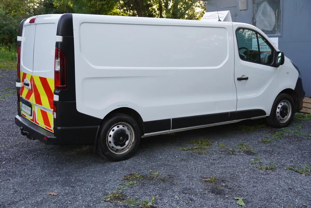 192 OPEL VIVARO-LOW KM- NEW CVRT - Image 4