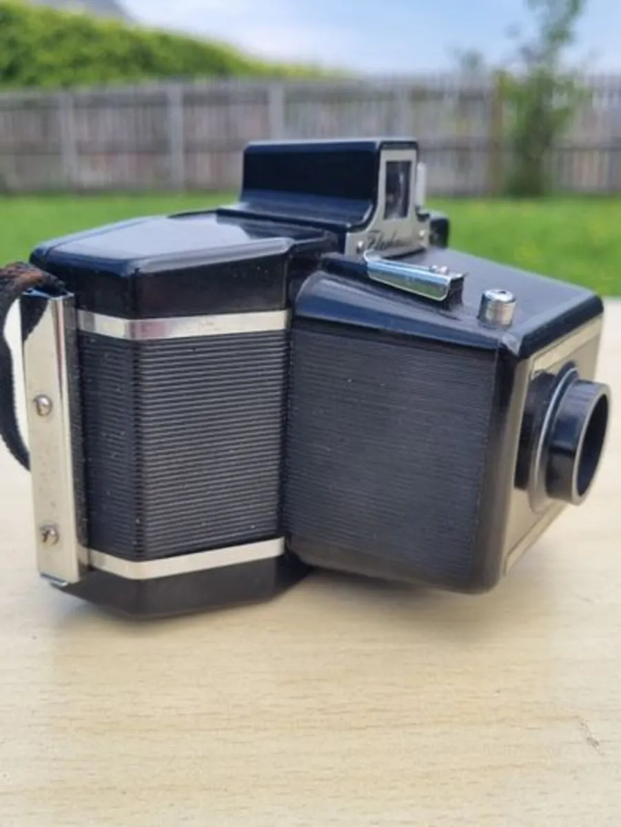 Vintage Kodak Coronet Camera - Image 2