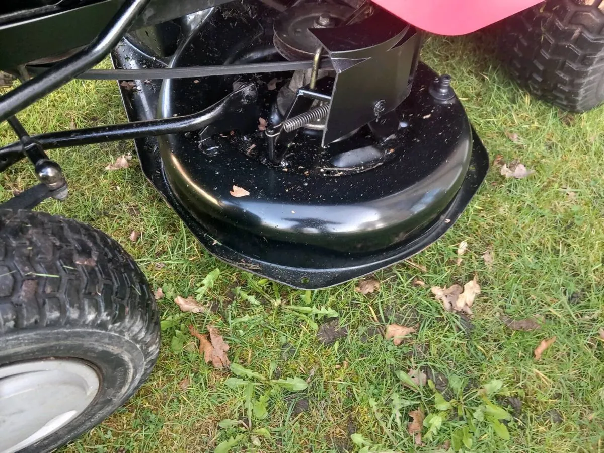 Ride on mower Honda engine - Image 4