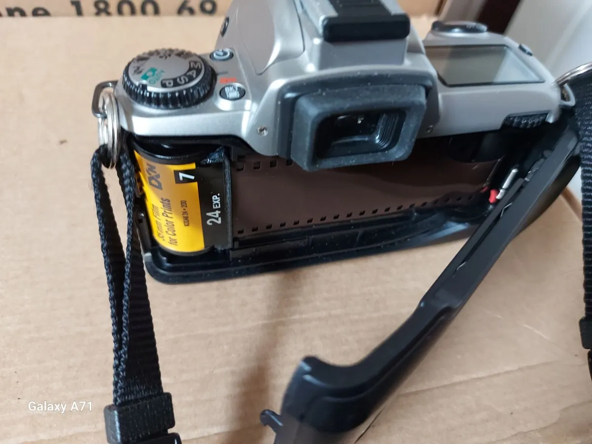 NIKON N65 Film Camera in excellent condition - Image 2