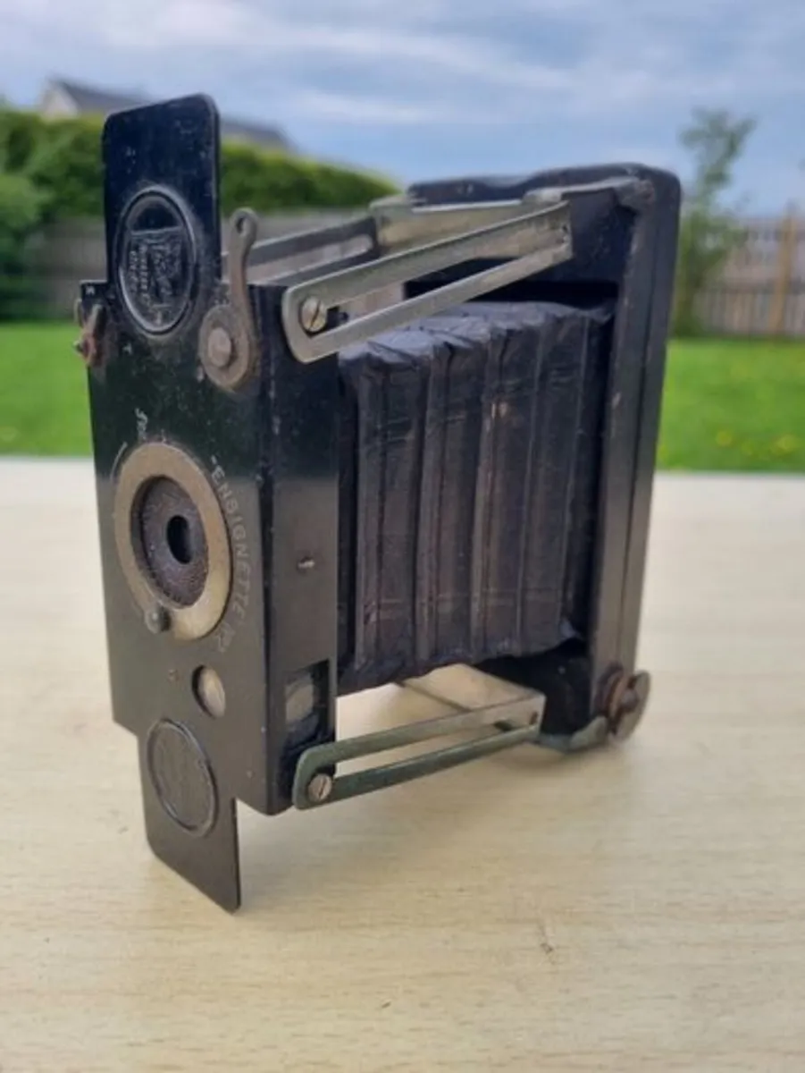 Houghtons Ensignette No 2 Camera - Image 3