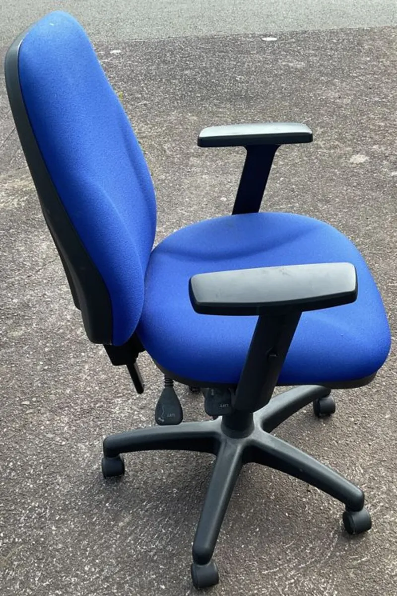 Office Swivel Chair - Image 1