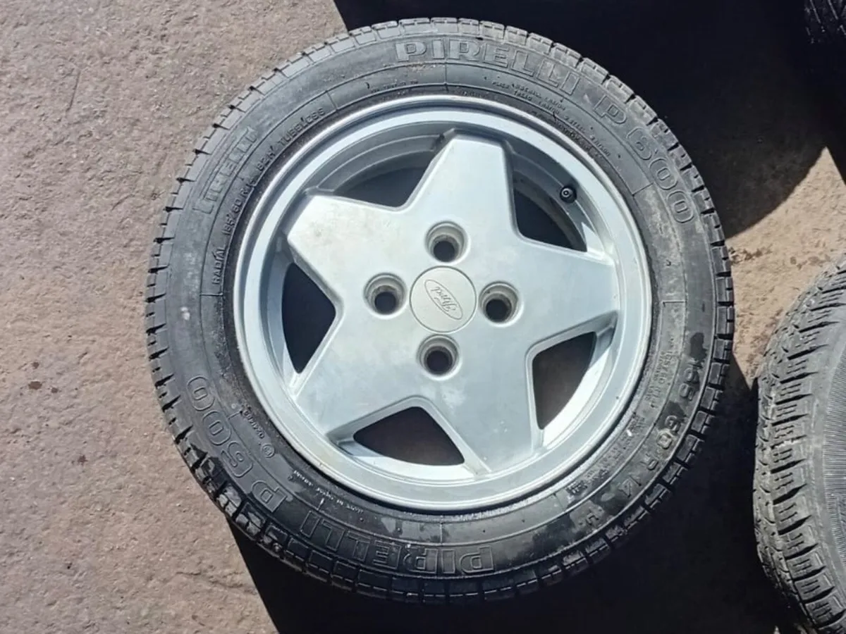 Ford Escort XR3i Original 14” Alloys - Image 2