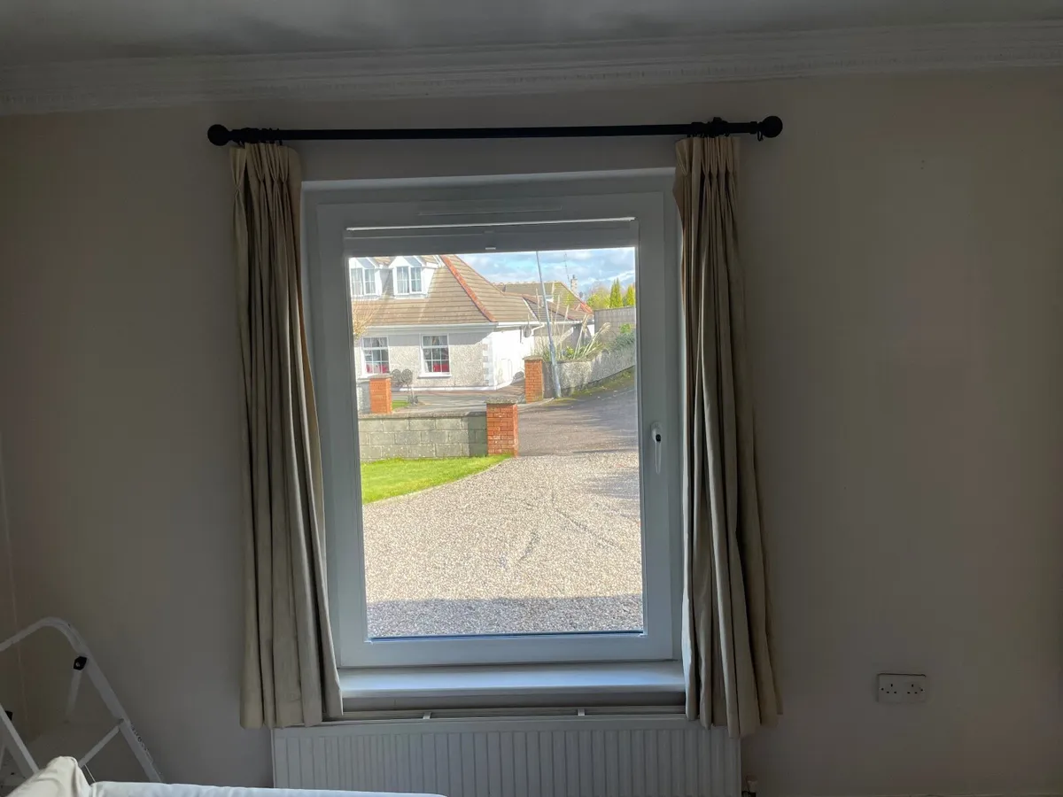Curtains - Image 4