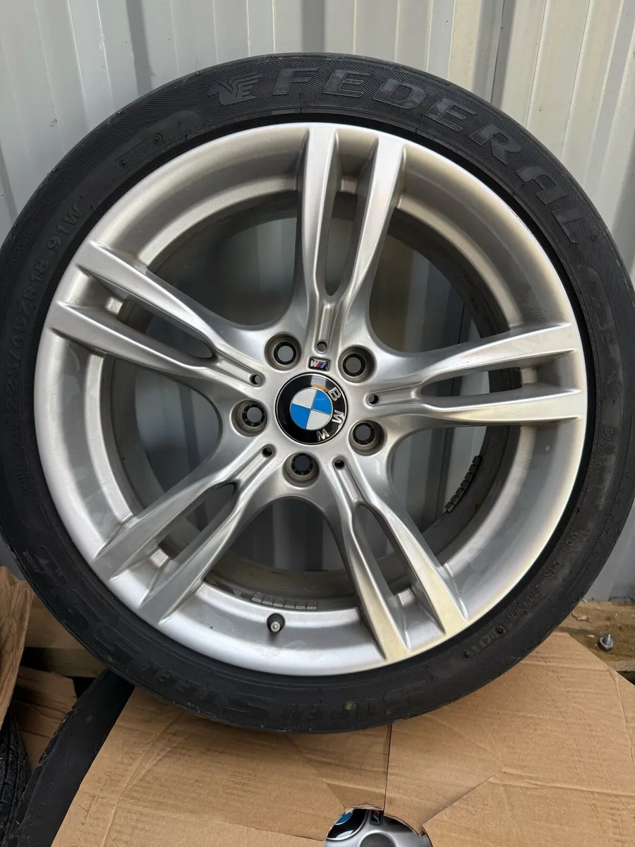 18-inch Genuine BMW Style 400M alloy wheel - Image 1
