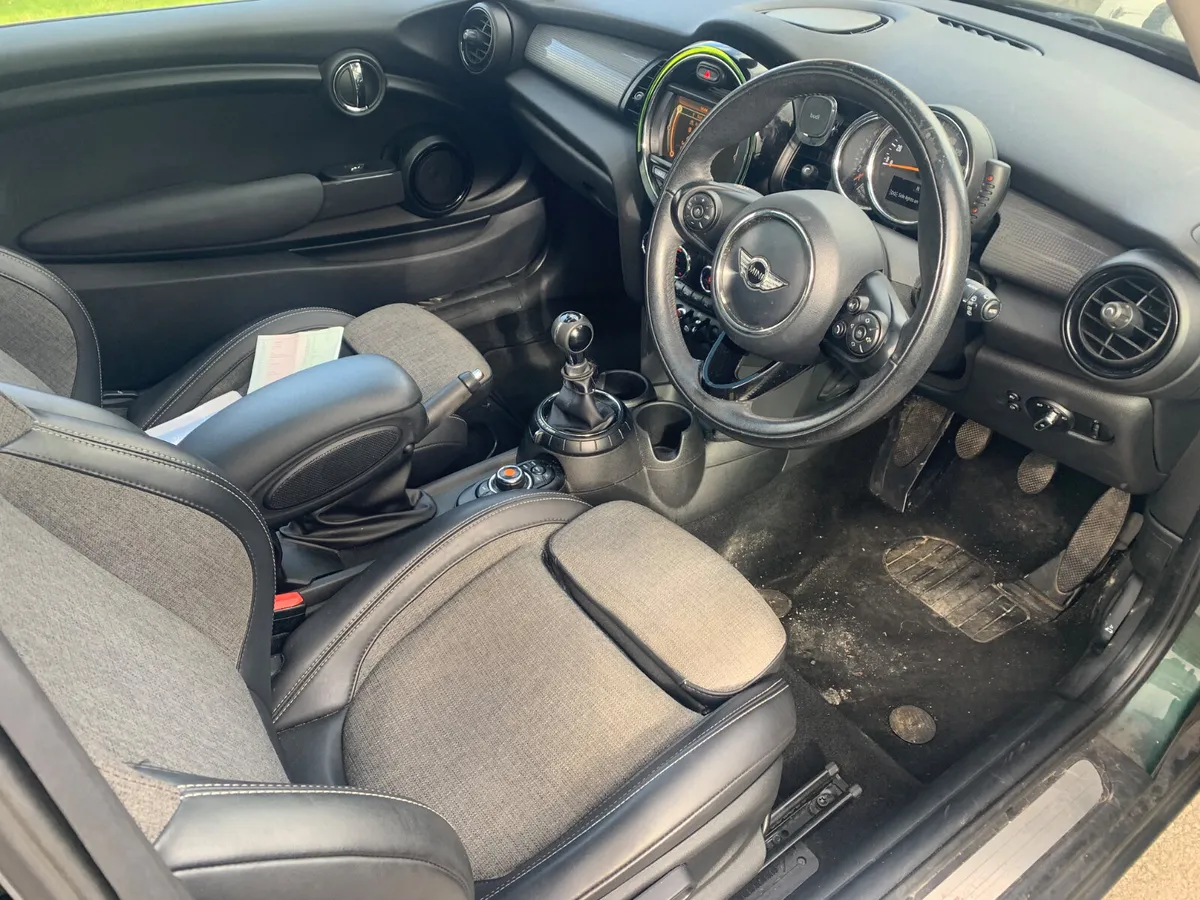 2017 MINI COOPER  TWIN POWER TURBO - Image 4