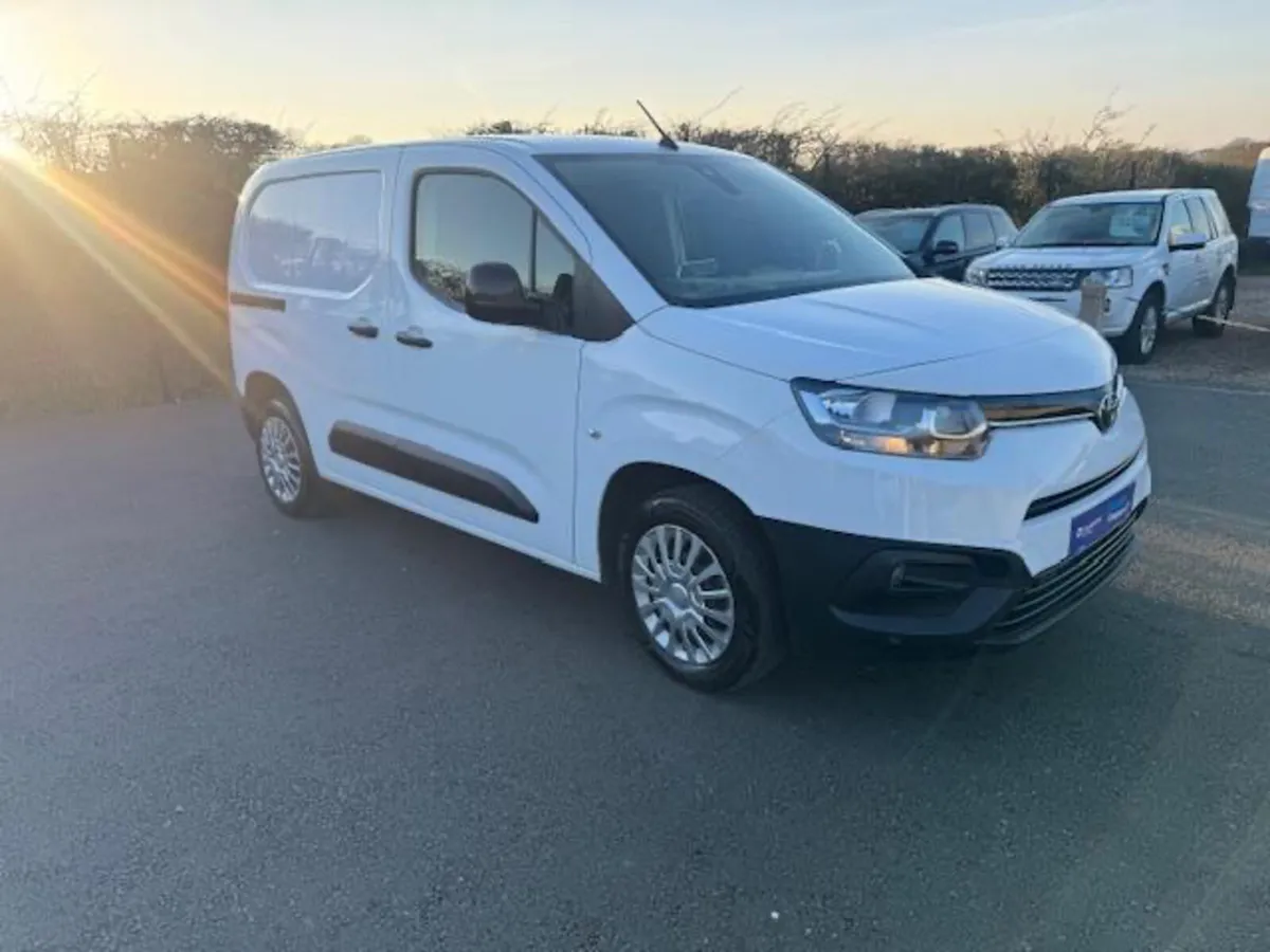 Toyota Proace City 1.5 - HIGH SPEC - NO VAT - Image 1